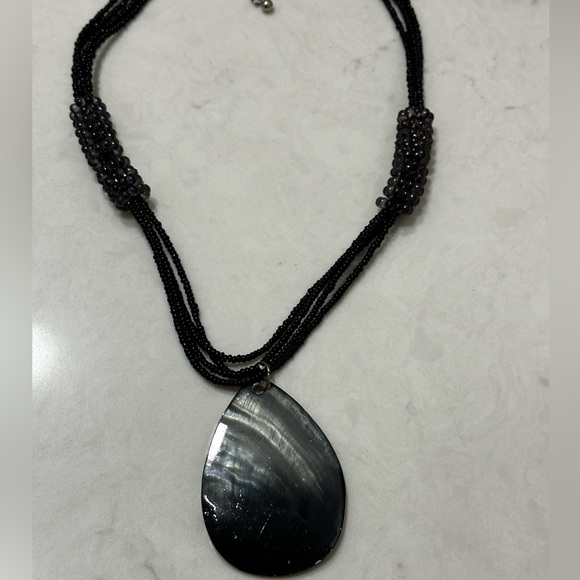 Vintage Teardrop Shell Necklace Black Beaded Chain - Picture 1 of 10